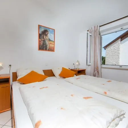 Appartamento In Pjescana Uvala Mit Grosser Terrasse By Interhome *