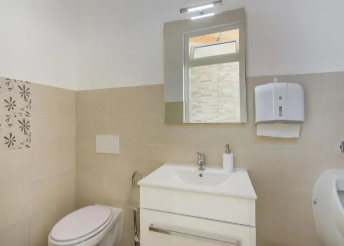 아파트 In Pjescana Uvala Mit Grosser Terrasse By Interhome