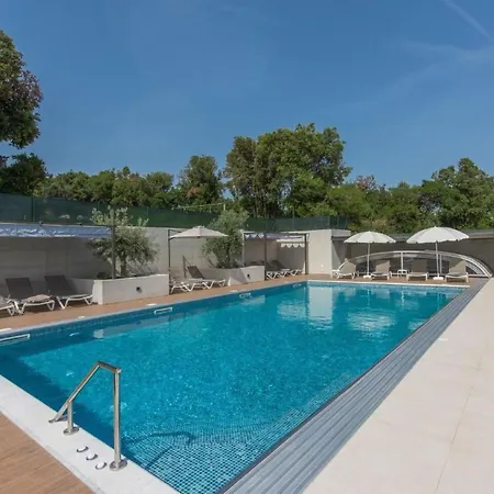 In Pjescana Uvala Mit Grosser Terrasse By Interhome Apartmán