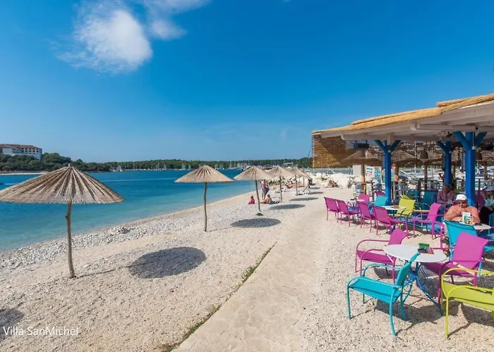 In Pjescana Uvala Mit Grosser Terrasse By Interhome Pula